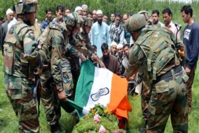 army jawan shot dead in kashmir