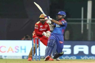 shikhar dhawan leads dc to victory