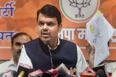 allegations continue to burn fight between fadnavis malik