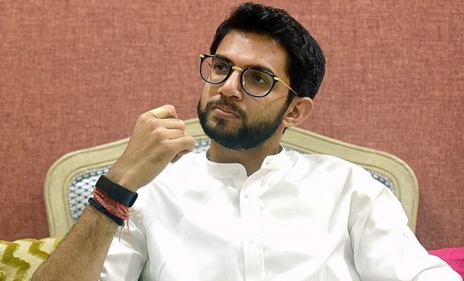 aditya thackeray comes down heavily on saffron party in up election campaigning