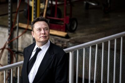 elon musk declares a plan b in case twitters board of directors rejects his takeover offer