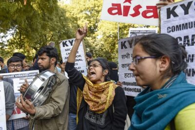 jnu refusal to religious celebrations leads to scuffle amongst students