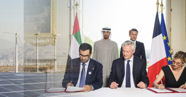 uae president signs agreement on energy (1)