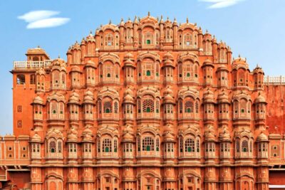 7 interesting facts confirm indias stunning hawa mahal was ahead of its time