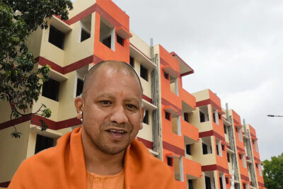 cm yogi aditynath hands over 76 flats to citizens built on mafias lands