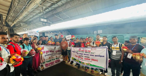 indian railways powers up 'meri maati mera desh' with 45 special trains