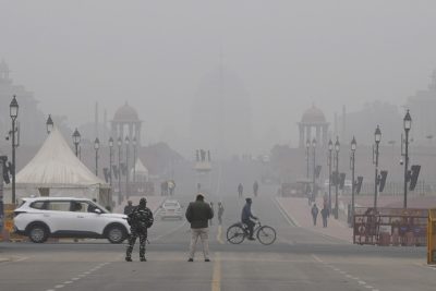 north india wakes up to a colder christmas, fog layer covers cities