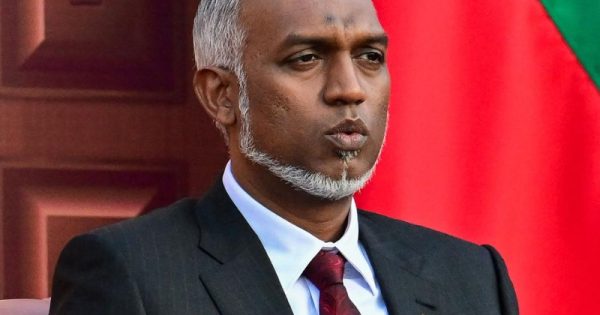 maldives opposition leader asks president to apologise to india