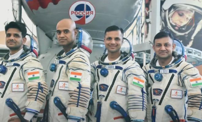 india unveils gaganyaan crew