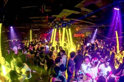 top 10 best pubs in delhi for party lovers