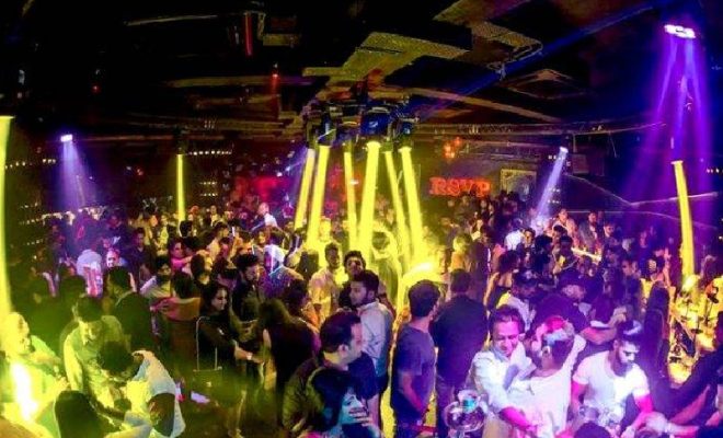 top 10 best pubs in delhi for party lovers