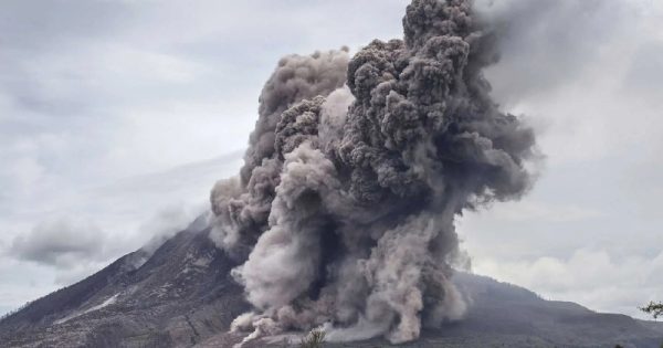 indonesia's volcano eruption tsunami alert