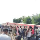 dibrugarh express derails in gonda, uttar pradesh