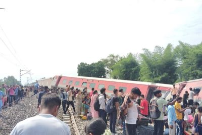 dibrugarh express derails in gonda, uttar pradesh