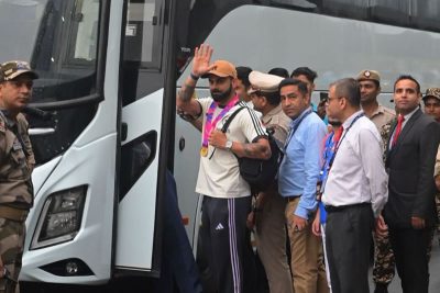 team india receives rousing welcome in delhi