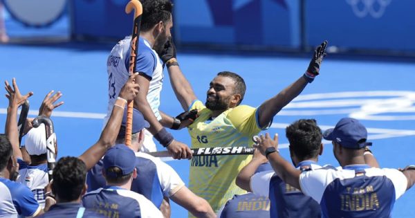 india celebrates bronze victory