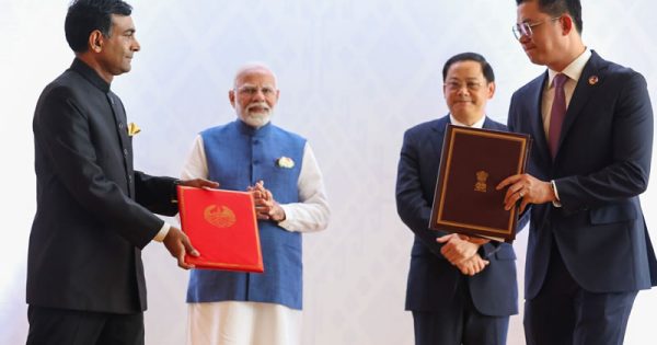 india strengthens ties with asean