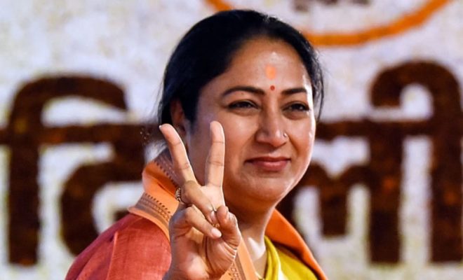 rekha gupta formally became delhi chief minister