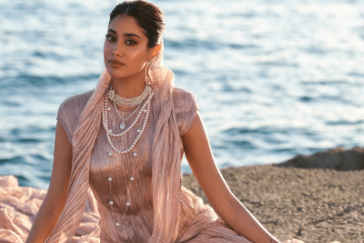janhvi kapoor begs rhea kapoor