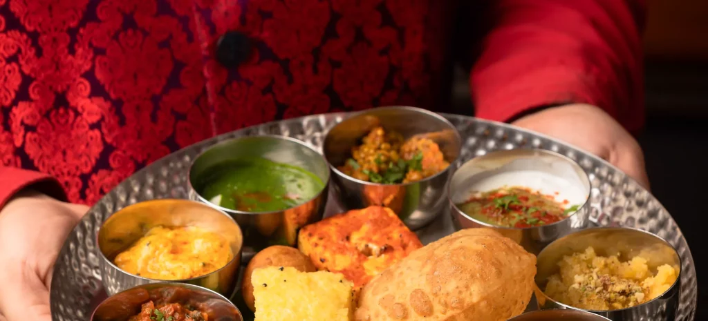 tuskers vegetarian dining & bar