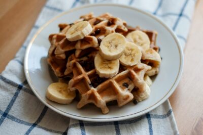 banana oat waffles