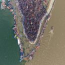 makar sankranti 9 lakh devotees take holy dip at sangam