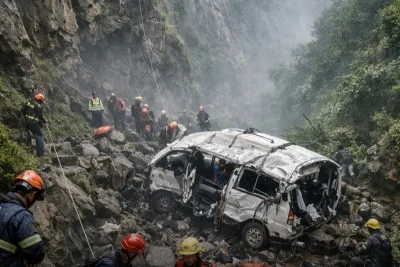 9 tourists killed as van falls into gorge in tamil nadu