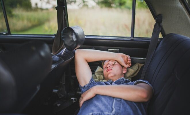 can sleeping in a parked car with ac running