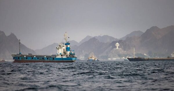 strait of hormuz shipping standoff